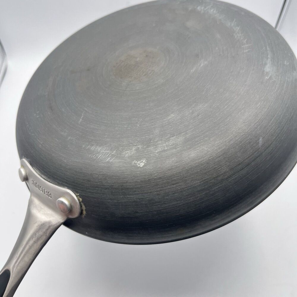 Belgique 9.5 inch Skillet Hard Anodized - Picture 13 of 16